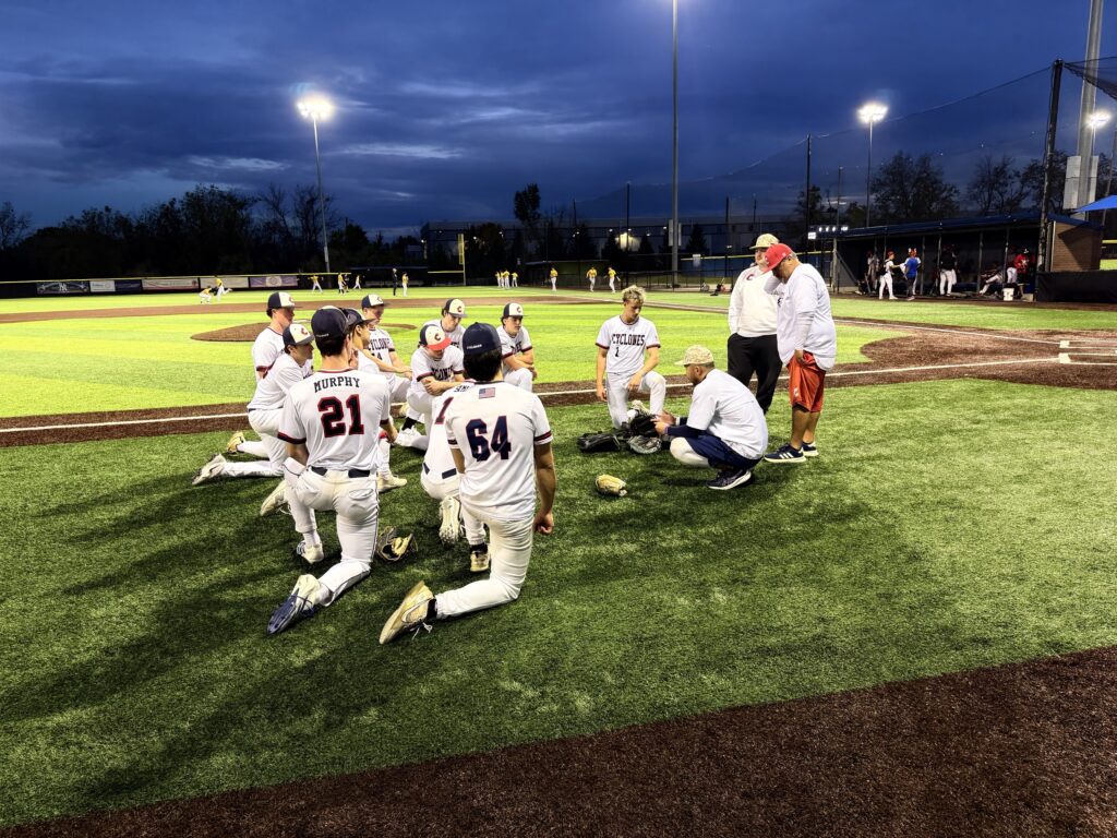 OOTP Cyclones take a knee at Diamond Nation - Davis Murphy #21